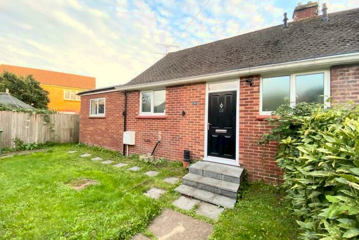 2 Bedroom Bungalow To Rent In Ripley, GU23