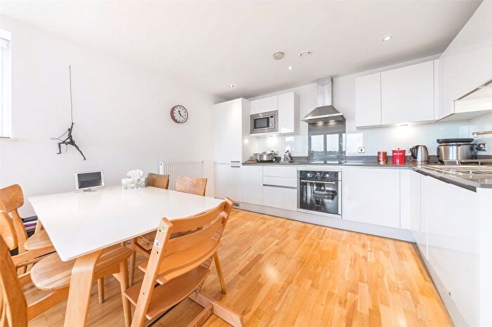 2 Bedroom Flat To Rent In Jubilee Court, Victoria Parade, London, SE10