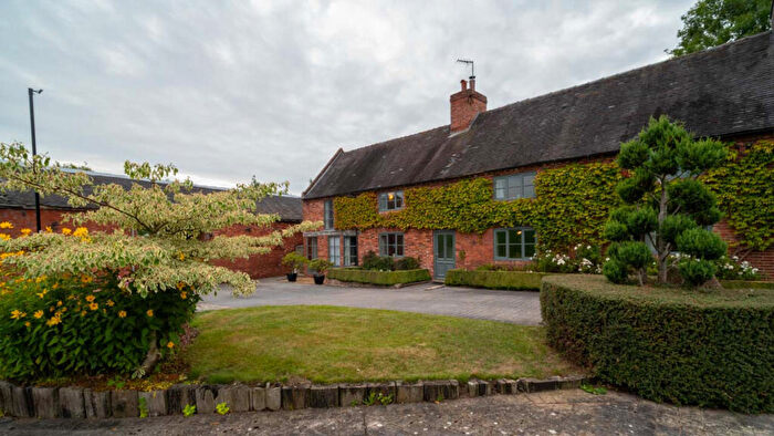 6 Bedroom Farm House For Sale In Riverside Road Tean Stoke-on-Trent, Staffordshire Moorlands, ST10