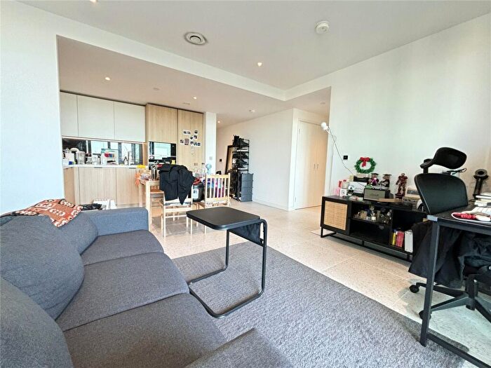2 Bedroom Apartment To Rent In Bouchon Point, Cendal Crescent, Whitechapel, E1