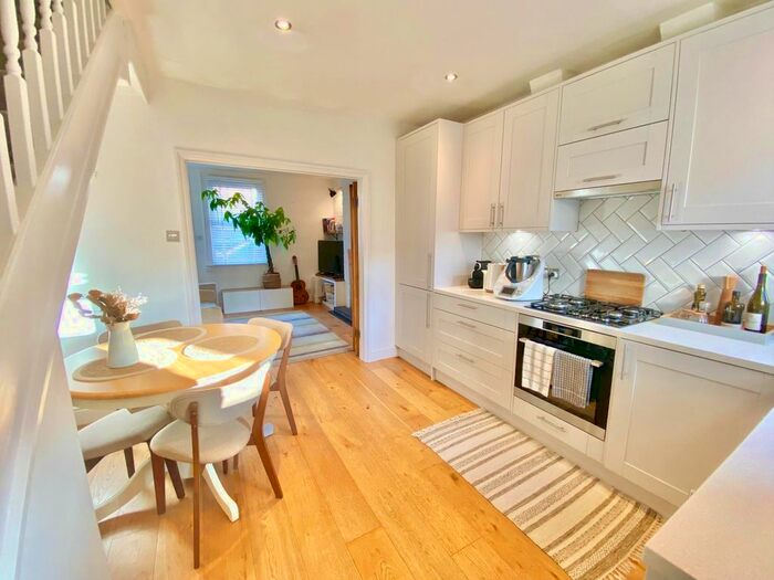 2 Bedroom Cottage To Rent In Albion Road, St.Albans AL1