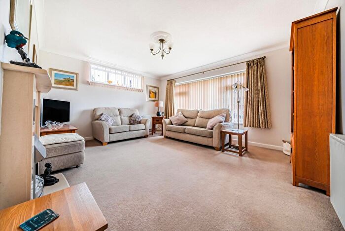 2 Bedroom Detached Bungalow For Sale In Worcester Close, West Meads, Bognor Regis, PO21