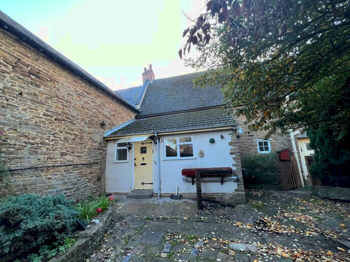2 Bedroom Cottage To Rent In West Street, Moulton, Northampton, NN3