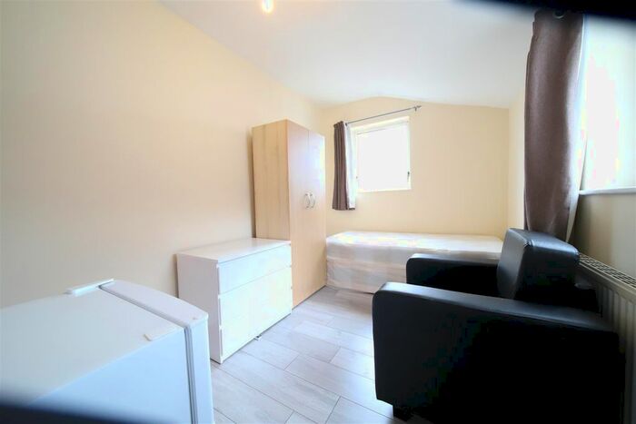 1 Bedroom Flat To Rent In South Road, London, N9