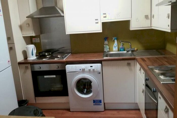 1 Bedroom Property To Rent In High Road, Ilford, IG1
