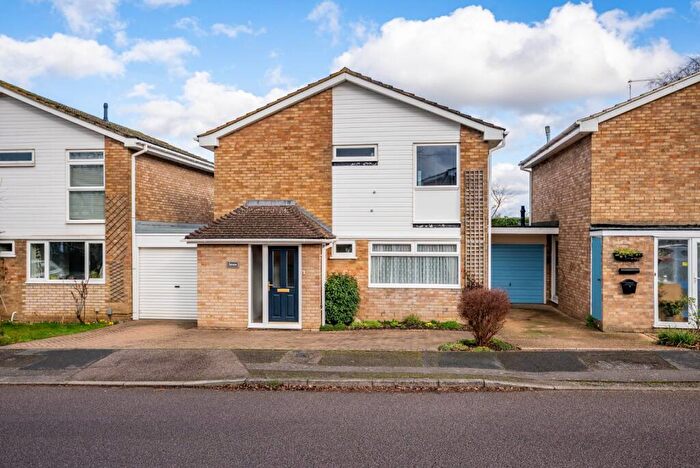 3 Bedroom Link Detached House For Sale In Claudian Place, St. Albans, Hertfordshire, AL3