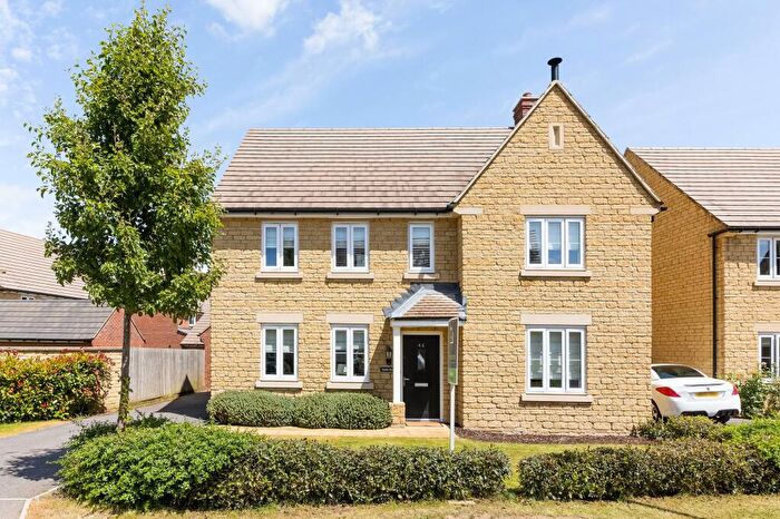 4 Bedroom House For Sale In Herald Gardens, Longworth, OX13