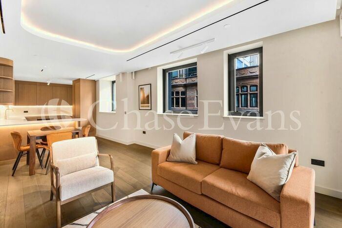 3 Bedroom Flat To Rent In Tottenham Court Road West, Fareham Street, West End, London, W1F