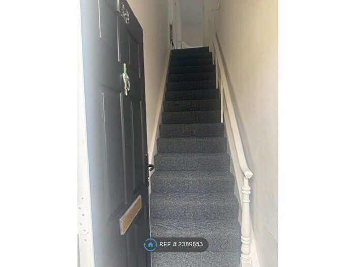 3 Bedroom Flat To Rent In Grey Street, North Shields, NE30