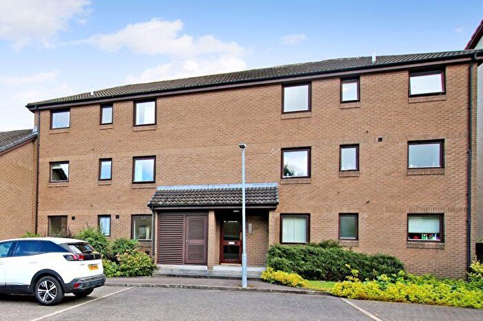 2 Bedroom Flat To Rent In Forthview, Riverside, Stirling, FK8