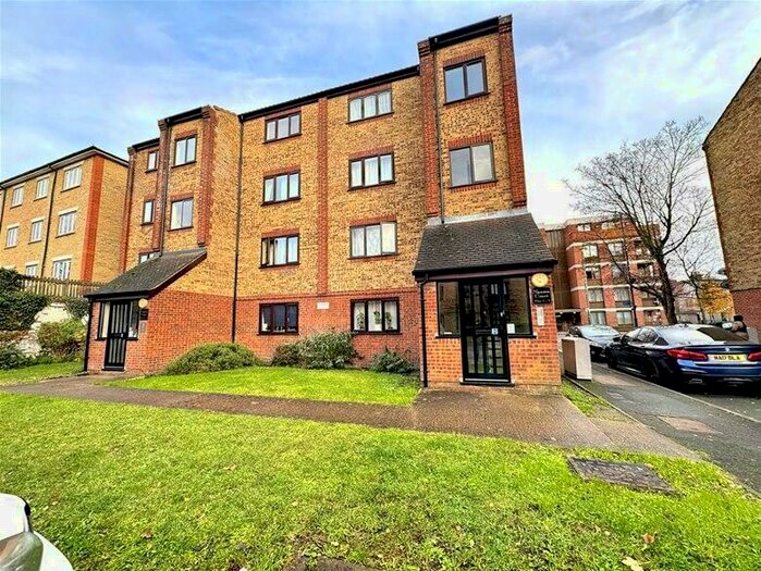 1 Bedroom Flat To Rent In Nansen Court, Leytonstone, E11