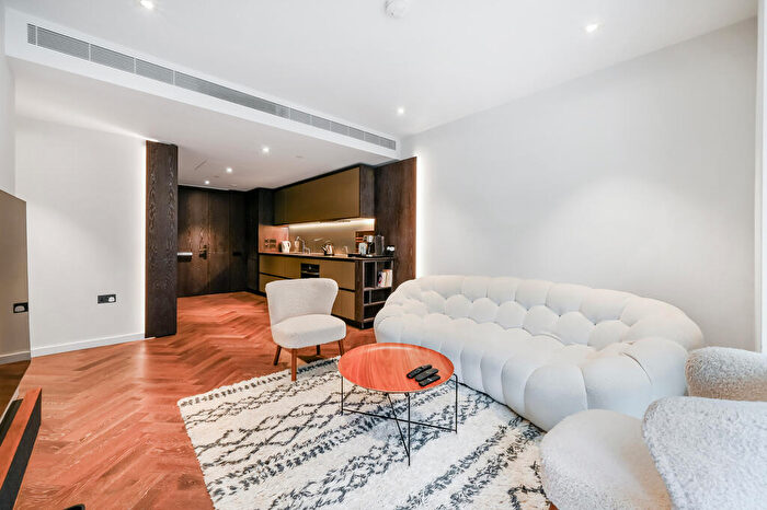 2 Bedroom Flat To Rent In Dawson House, SW11