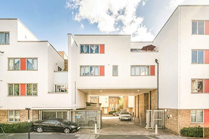 1 Bedroom Flat For Sale In Horn Lane, Acton, W3