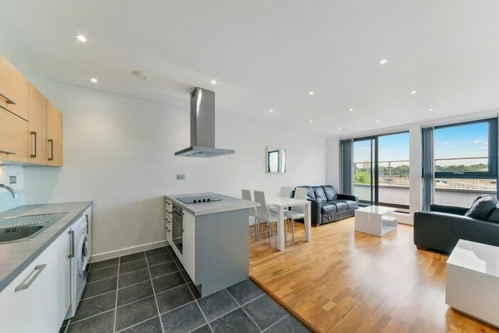 3 Bedroom Flat To Rent In Devons Road, Bow, London, E3