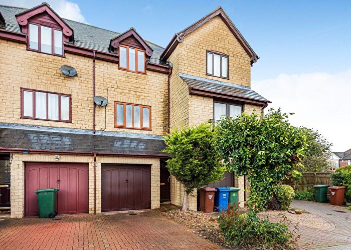 3 Bedroom Town House For Sale In Victoria Court, Bicester, OX26