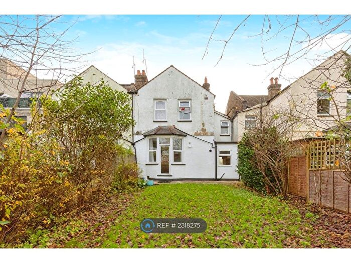 2 Bedroom Maisonette To Rent In Pinner Road, Harrow, HA1