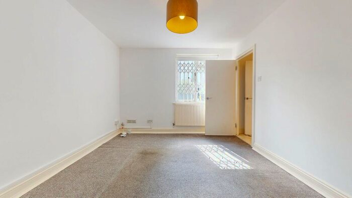 4 Bedroom Flat To Rent In St. Pancras Way, NW1