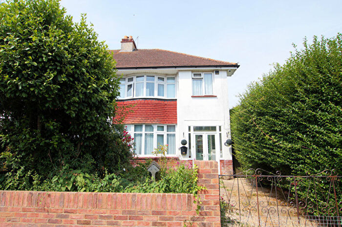 3 Bedroom Semi-Detached House For Sale In Grove Avenue, Portchester, PO16