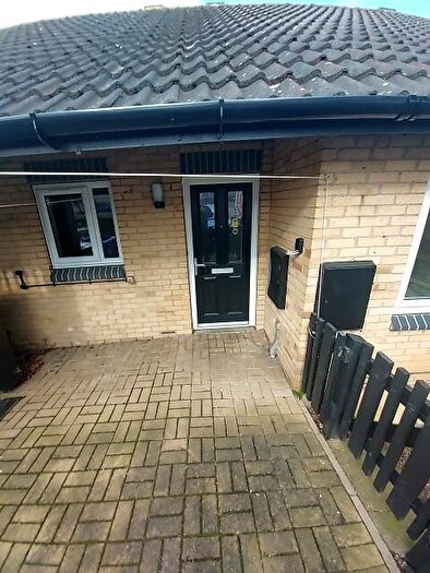 2 Bedroom Bungalow To Rent In Hilltop Gardens, DN12