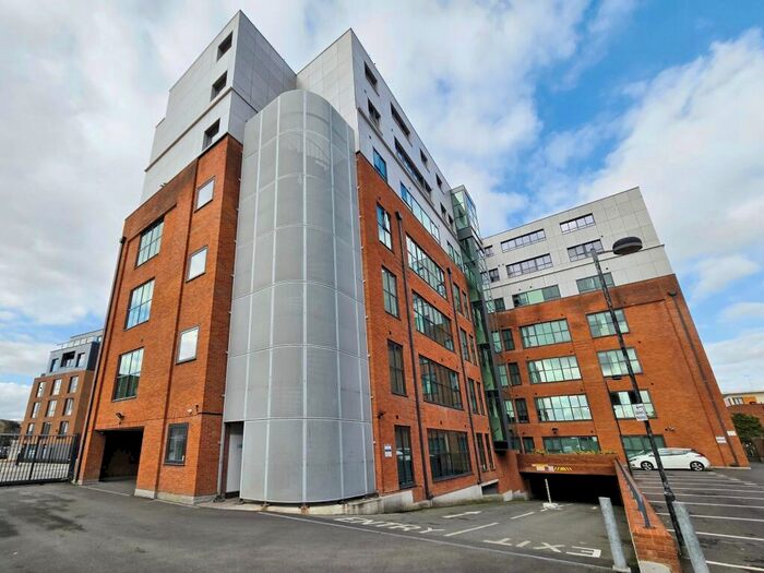 2 Bedroom Flat To Rent In Bath Road, Slough, SL1