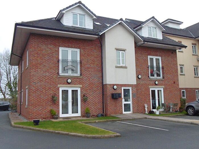 1 Bedroom Studio To Rent In Oldham Road, Springhead, Oldham, OL4