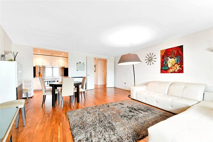 2 Bedroom Apartment To Rent In New Providence Wharf, London, E14