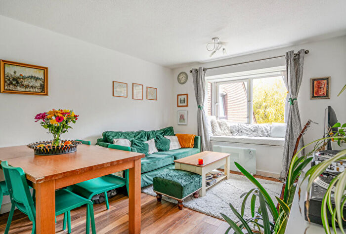 2 Bedroom Apartment For Sale In Marina Gardens, Fishponds, Bristol, BS16