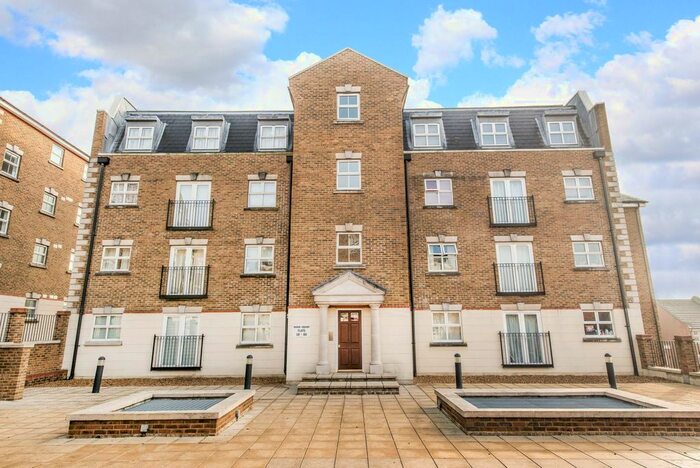 2 Bedroom Flat To Rent In Brook Square, Shooters Hill, SE18