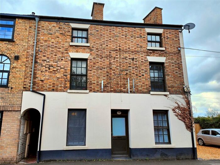 1 Bedroom Flat To Rent In Upper Church Street, Oswestry, Shropshire, SY11