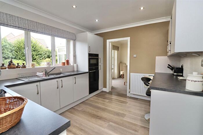 4 Bedroom Detached House For Sale In Mile End Park, Pocklington, York, YO42