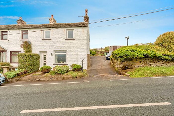 2 Bedroom End Of Terrace House For Sale In Skipton Old Road, Colne, Lancashire, BB8