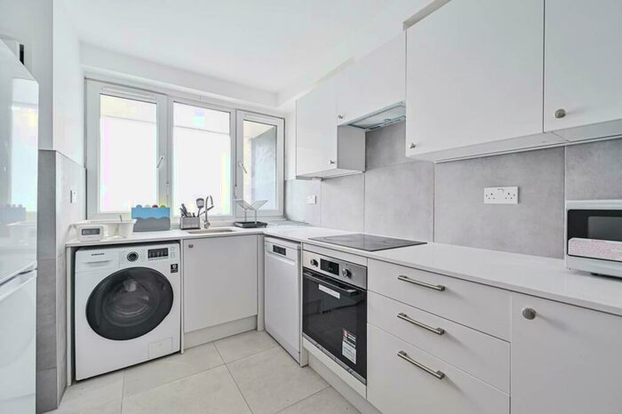 3 Bedroom Flat To Rent In Ramsey Street, Shoreditch, London, E2