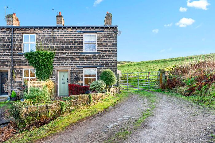 2 Bedroom Cottage For Sale In Providence Row, East Morton, BD20