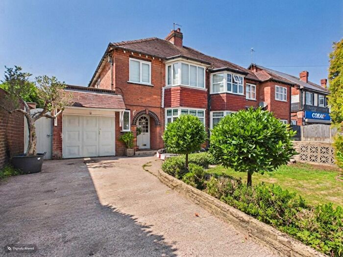 3 Bedroom Semi Detached House For Sale In Hollyfield Road South, Sutton Coldfield, B76