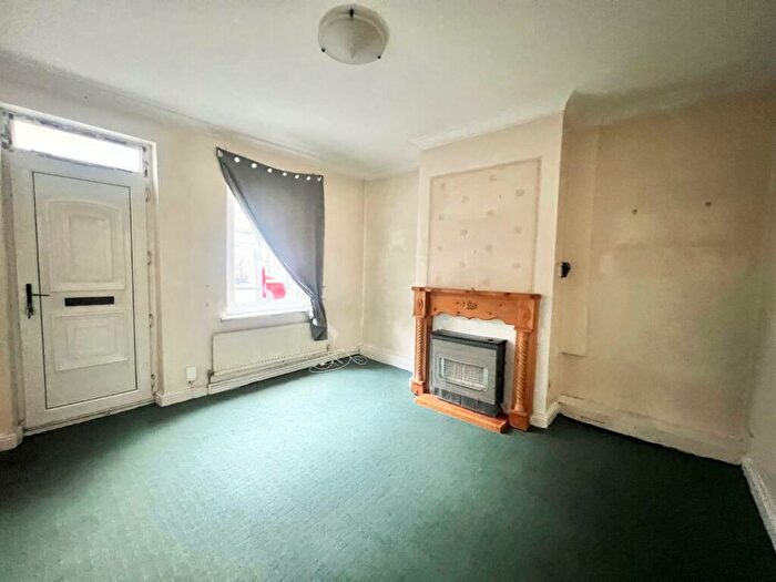 1 Bedroom End Of Terrace House For Sale In Blenheim Avenue, Barnsley, S70