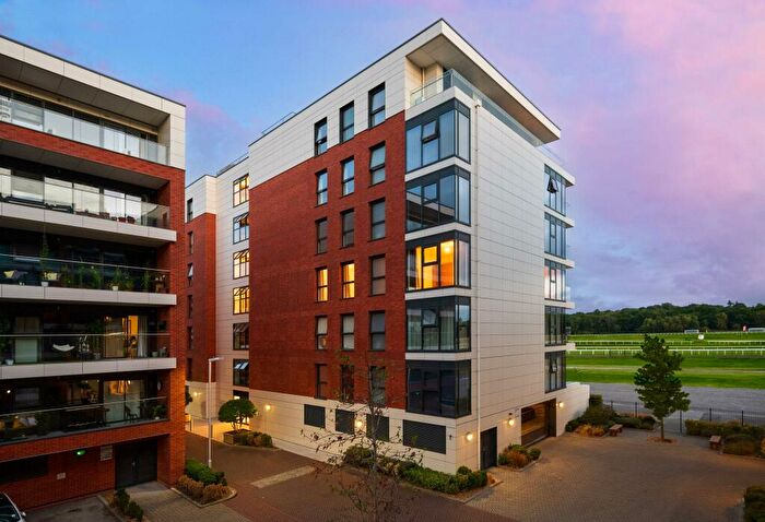 2 Bedroom Flat To Rent In Kingman Way, Newbury, RG14