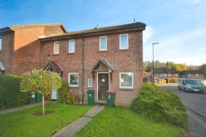 2 Bedroom End Of Terrace House For Sale In Hillingdale, Broadfield, Crawley, RH11