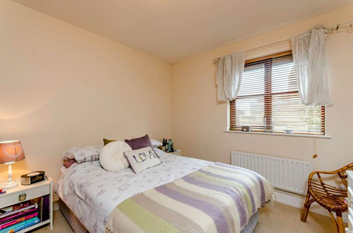 2 Bedroom Flat To Rent In Penny Mews, Balham, London, SW12