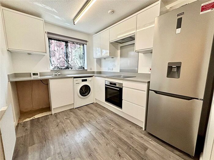 2 Bedroom Flat To Rent In Countess Road, Northampton, NN5