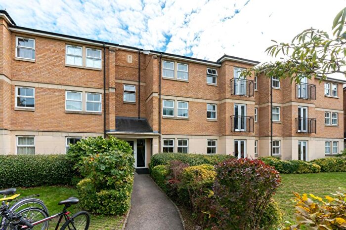 2 Bedroom Apartment For Sale In Venneit Close, Oxford, OX1