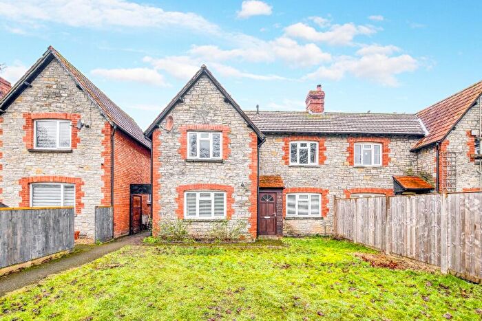 3 Bedroom Semi-Detached House For Sale In Merriman Gardens, Street, BA16