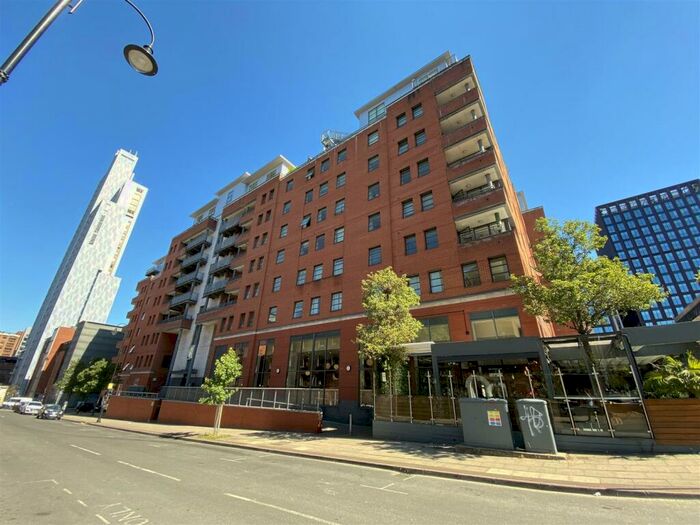 2 Bedroom Apartment To Rent In The Quadrangle, Lower Ormond Street, Manchester, M1