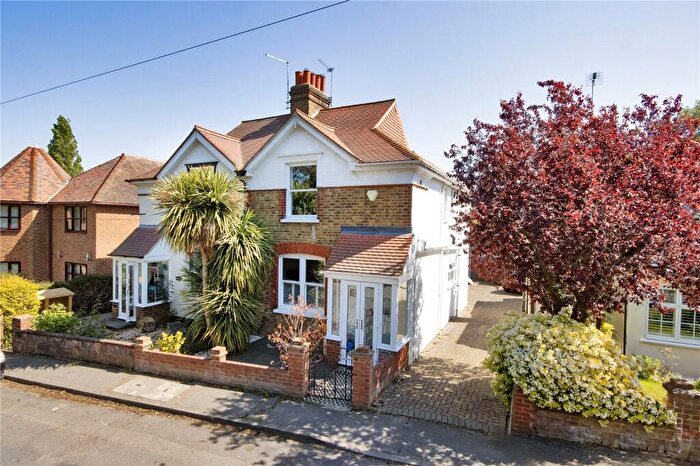 3 Bedroom Semi-Detached House For Sale In Red Street, Southfleet, Kent, DA13