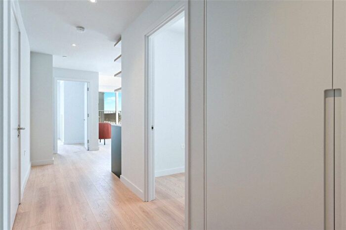 3 Bedroom Flat To Rent In The Maple, Ribbon Lane, London, NW2