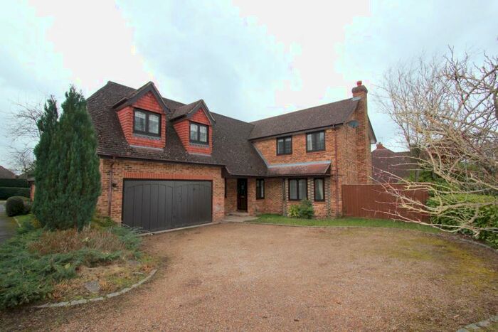 5 Bedroom Terraced House To Rent In Horsell, GU21