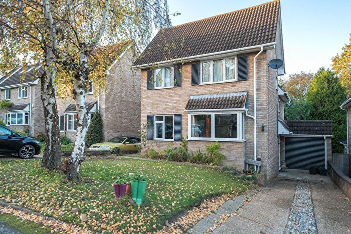 4 Bedroom Detached House For Sale In Rolvenden Gardens, Bromley, Kent, BR1