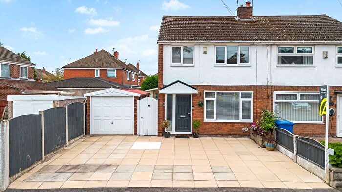 3 Bedroom Semi-Detached House For Sale In Hillside Grove, Penketh, WA5