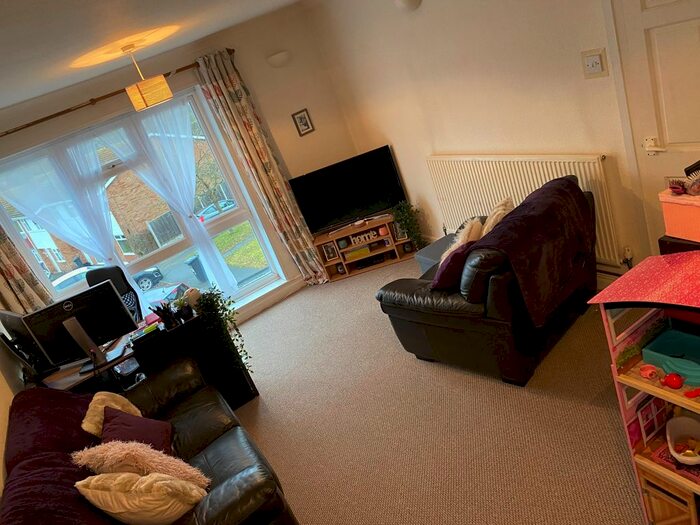 2 Bedroom Maisonette To Rent In Greenland Rise, Solihull, B92