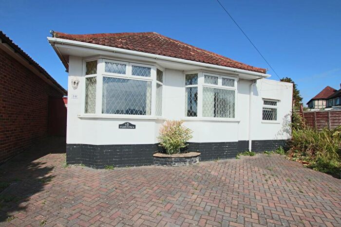 3 Bedroom Bungalow For Sale In Southampton, SO16