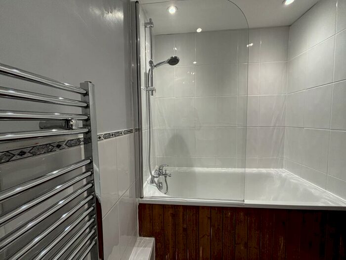 1 Bedroom Flat To Rent In Farm Road, Hove, BN3